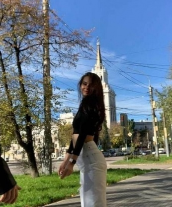 Встречи со мной - это настоящая экстаз и незабываемые моменты наслаждения. В Москве я существую, чтобы доставлять удовольствие и счастье. У меня широкий спектр услуг, среди которых интим массаж, французский без резинки, классика, анал, стриптиз и многое другое. Кроме того, я умею слушать и уважать твои фантазии. Мои фото подтверждают мою красоту и сексуальность, а положительные отзывы только увеличивают страсть. Дай мне шанс показать, насколько я особенная. Жду нашей встречи, чтобы подарить тебе незабываемые мгновения! 💋🔥 Вика